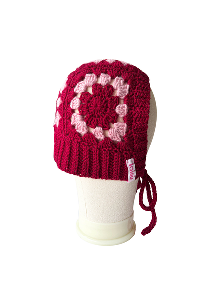 bonnet en crochet rouge, granny squares