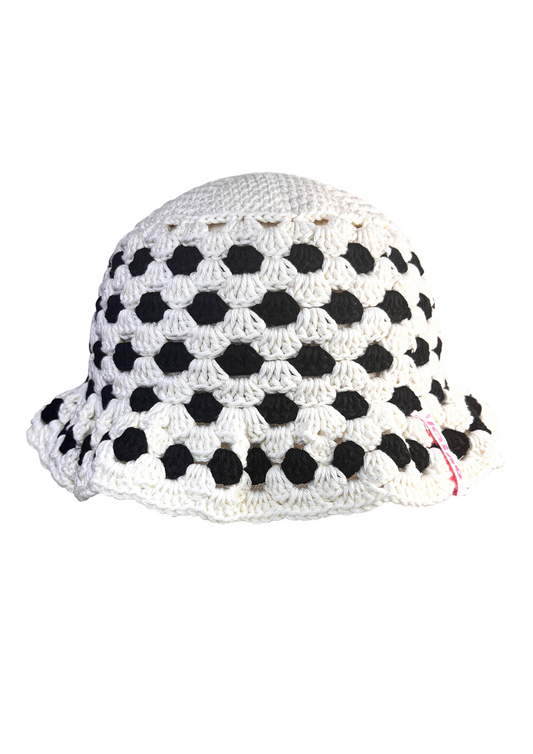 Chapeau en crochet motif polka dot
