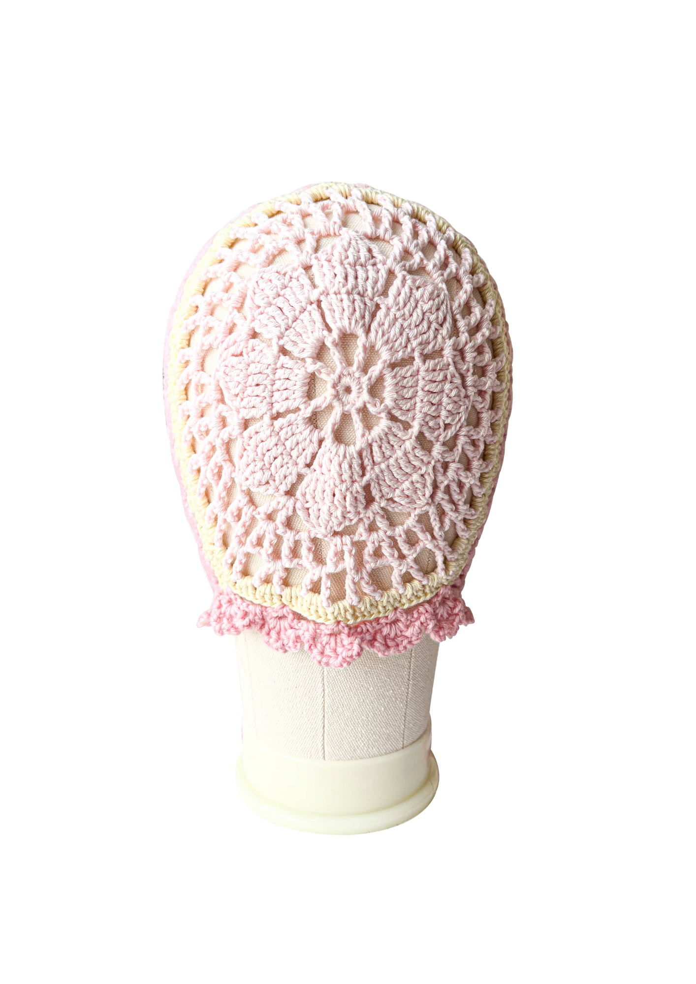 Bonnet rose en crochet, motif fleur